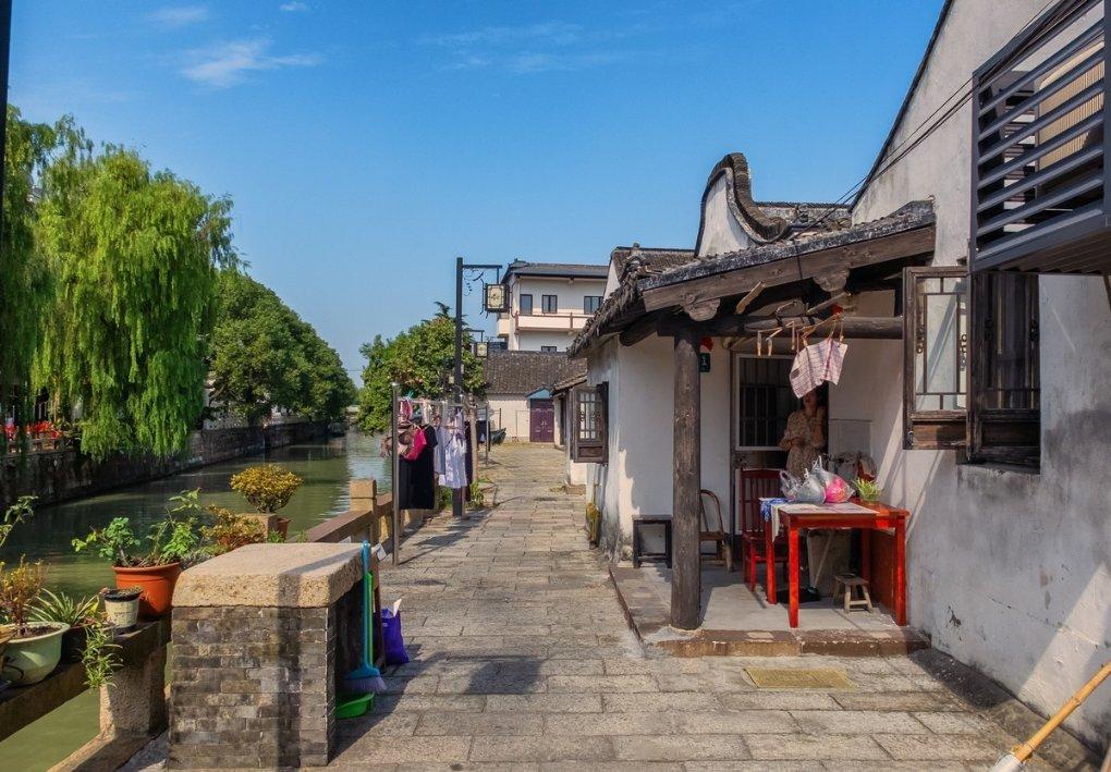 请出示文件